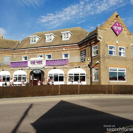 The Vine Hotel แชเปิลเซนต์เลนเนิร์ดส์ ภายนอก รูปภาพ